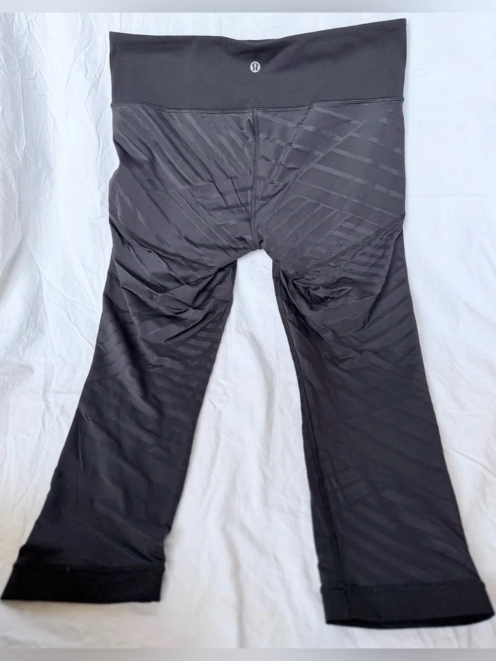 Lululemon Hot Like Agni Crop (23